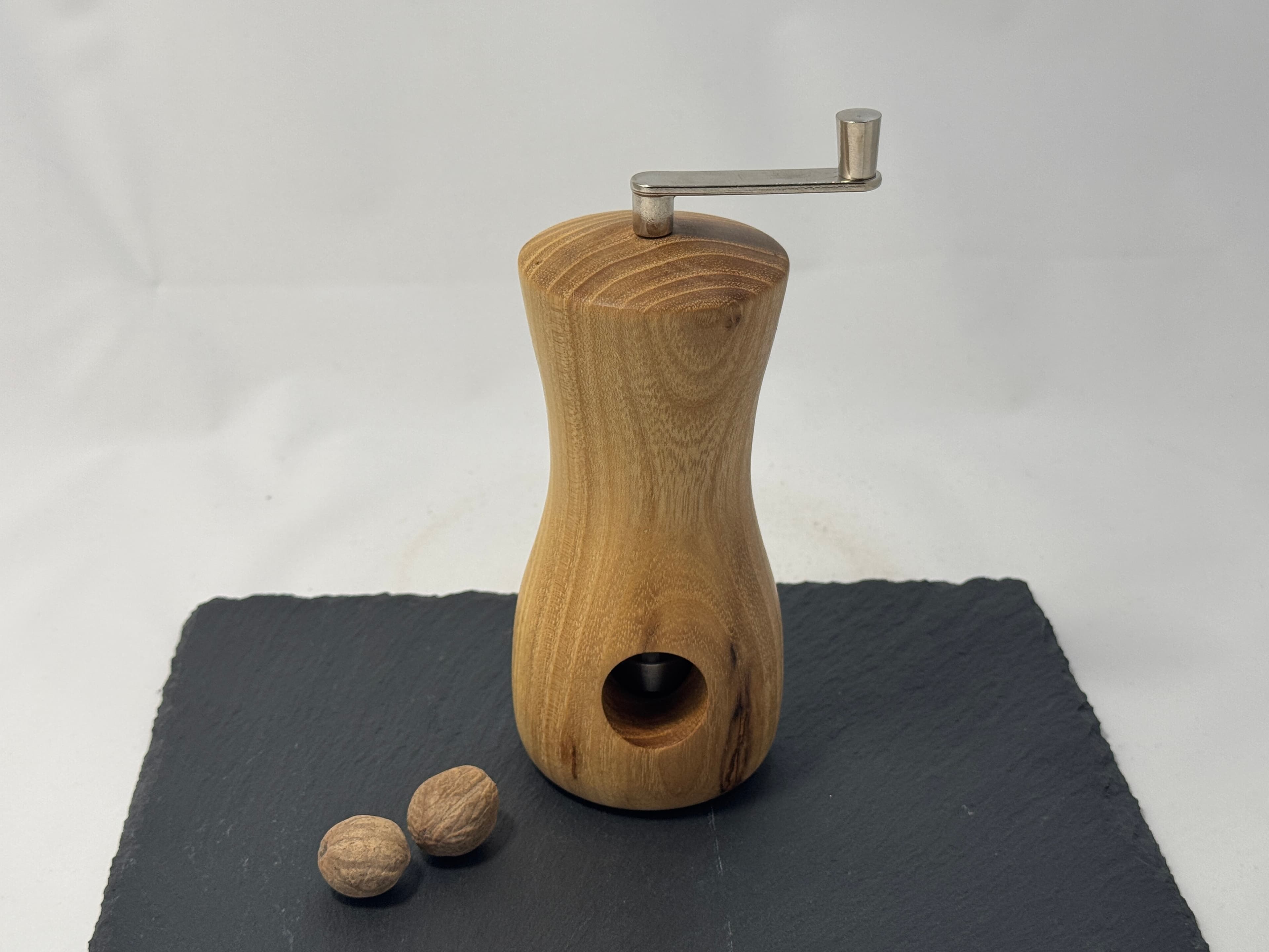 Muskatnussmühle aus Akazienholz