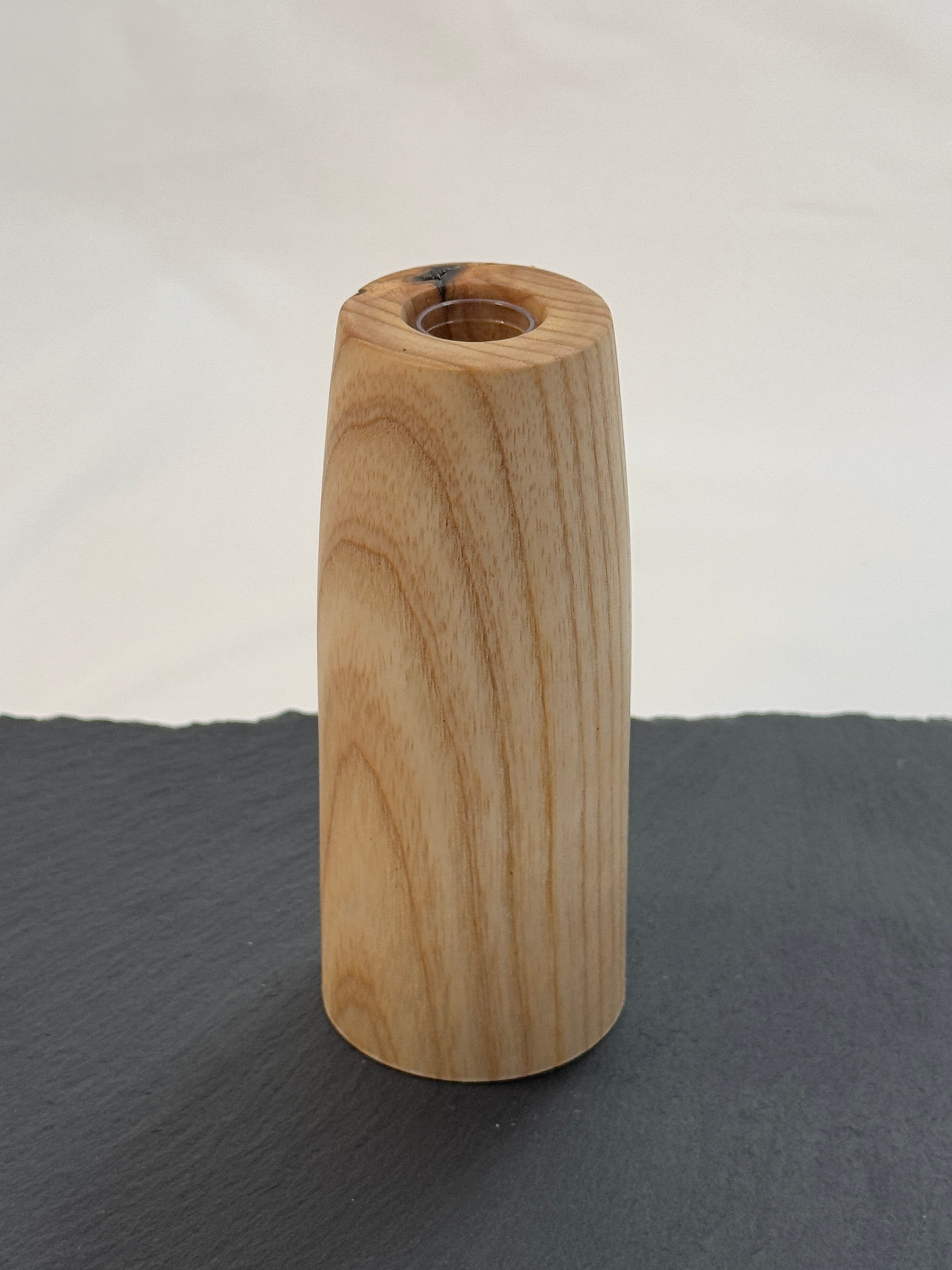 Vase aus Eschenholz