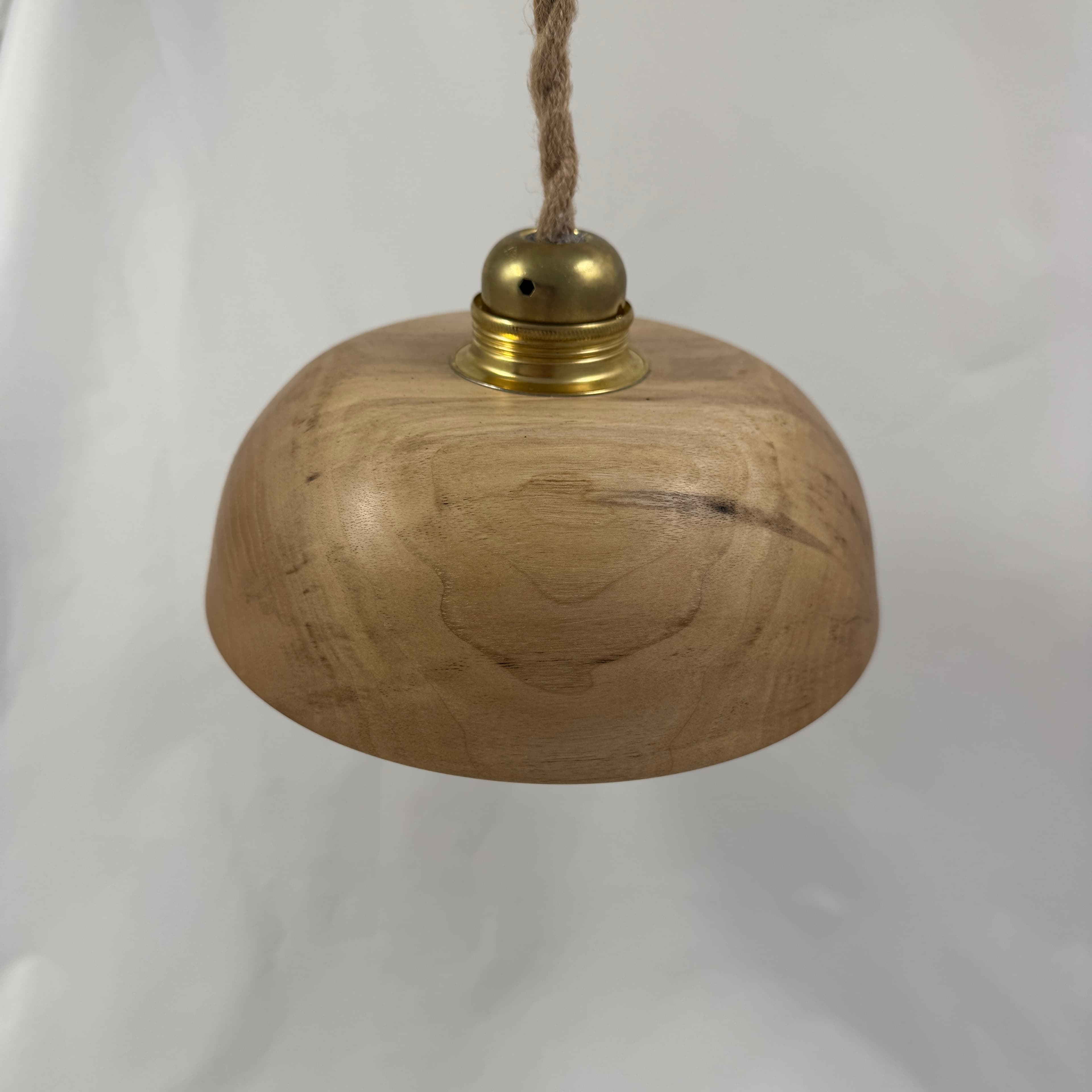 Holzlampe aus Walnussholz